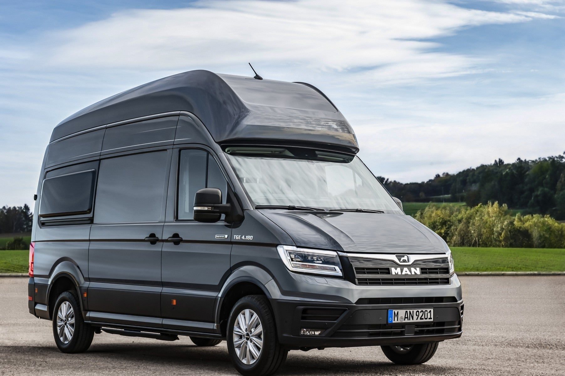 Fu matten MAN TGE Wohnmobil 2022 2026 100 Ma geschneidert fu-matten-man-tge-wohnmobil-2022-2026-100-ma-geschneidert