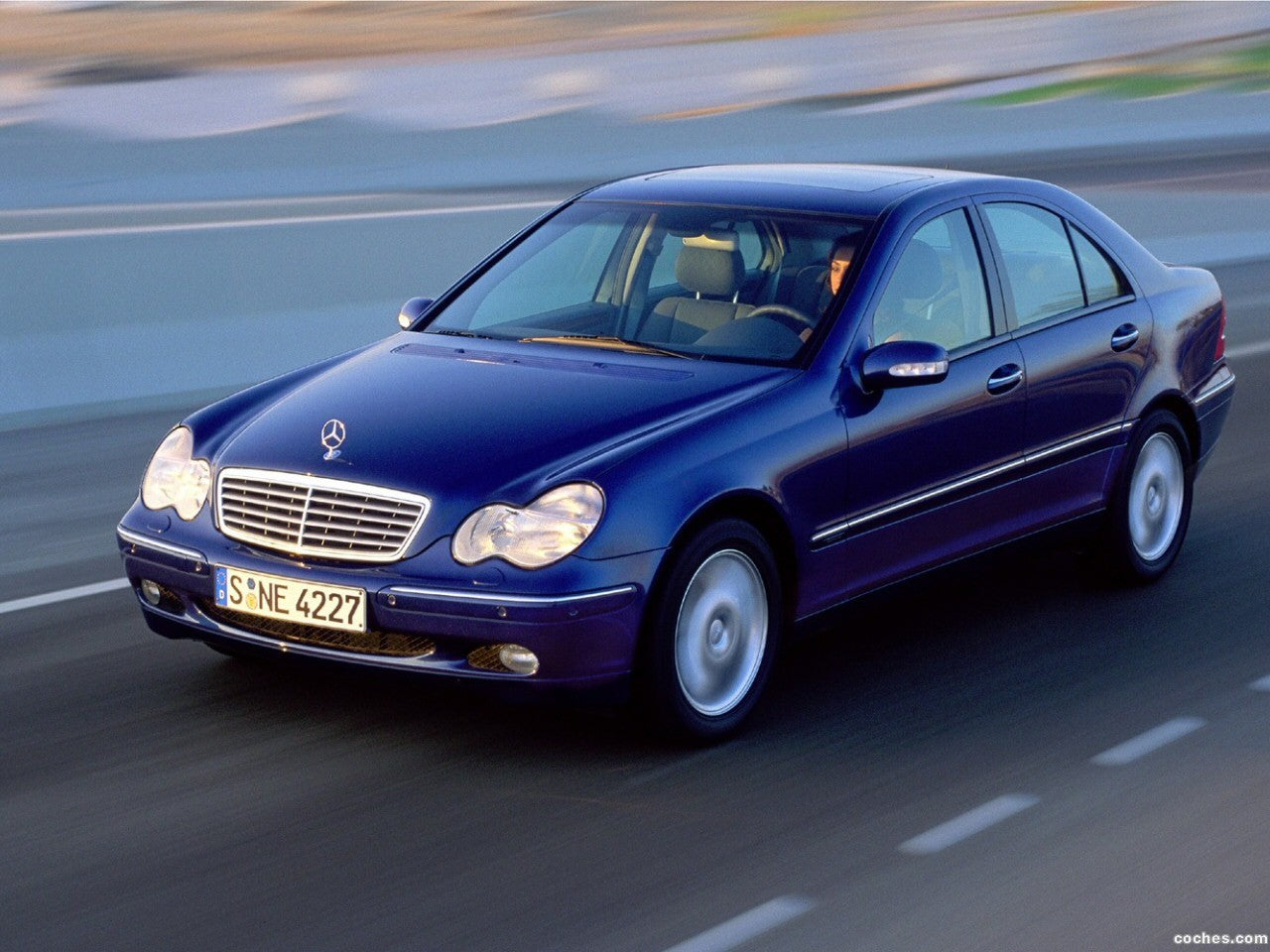 Fußmatten Mercedes-Benz Clase C W203 Limousine (2000-2006)